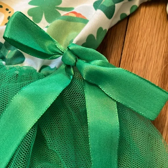 🍀 Size 5 Girls Green Dress Shamrocks St Patrick’s Day - Picture 3 of 5